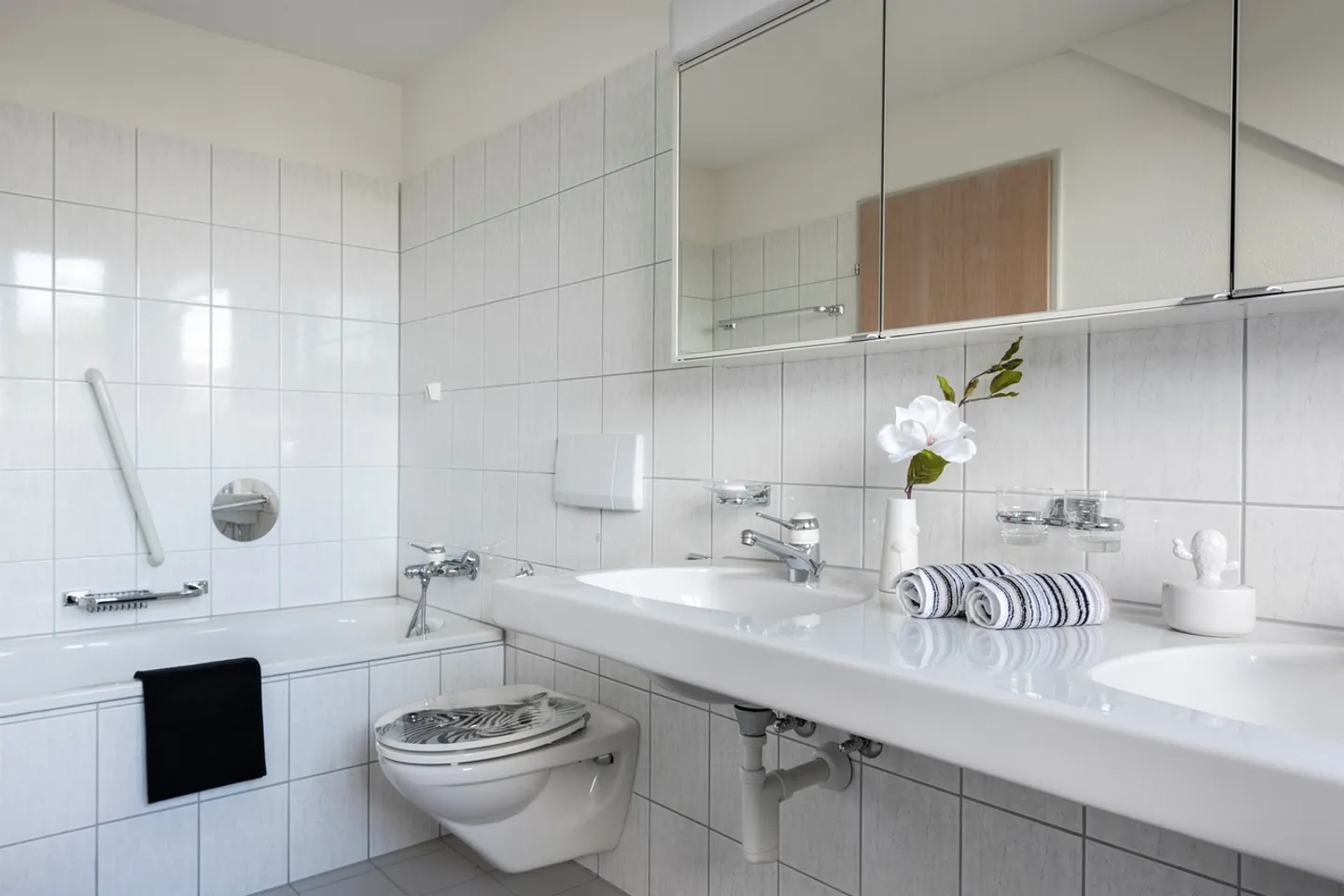 Charmante Dachwohnung mit Ausblick - Foto 3 von 8