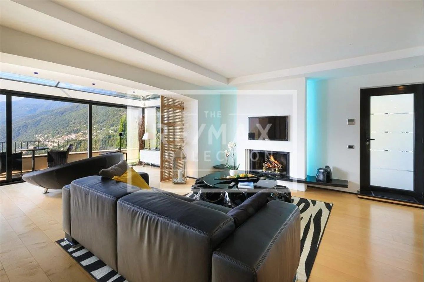 Exclusive 6.5-room apartment in a dream location - Photo 8 of 13