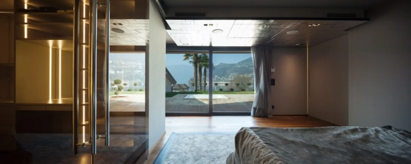 Modern Luxury Villa with Lake Lugano View, Swimming Pool and Boat Dock - Photo 14 of 20