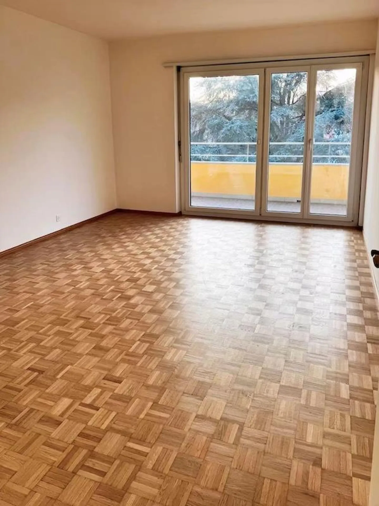 Helle 3.5-Zimmer-Wohnung mit Balkon und Parkplätzen in Lugano-Viganello - Foto 5 von 14