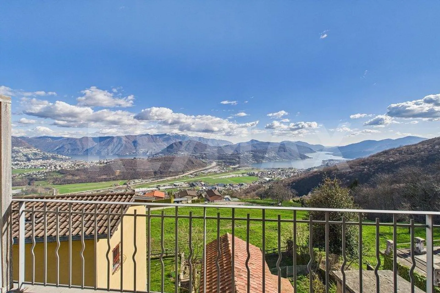 Casa di villaggio 3½ locali con vista lago mozzafiato - Foto 1 di 13