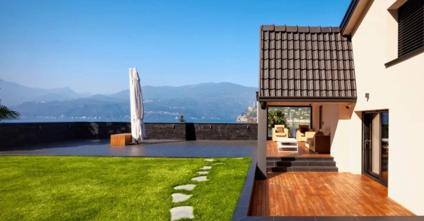 Modern Luxury Villa with Lake Lugano View, Swimming Pool and Boat Dock - Photo 4 of 20