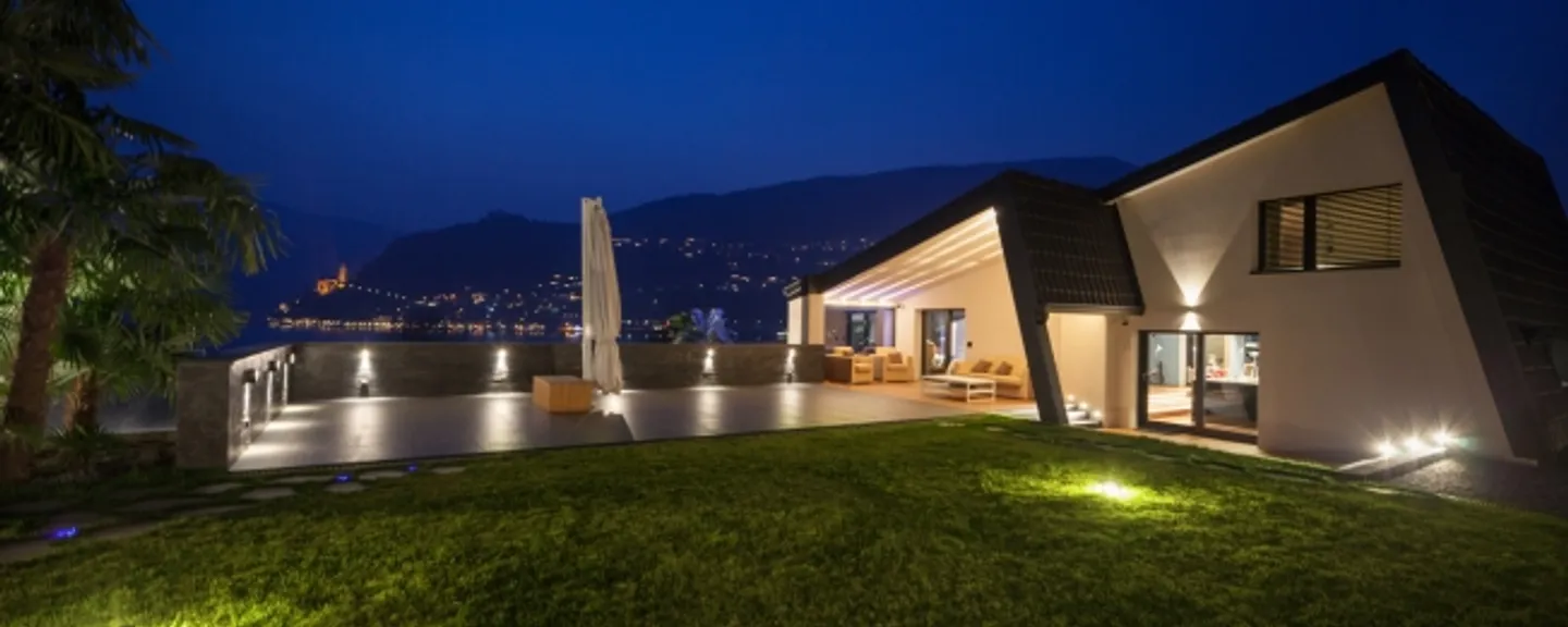 Modern Luxury Villa with Lake Lugano View, Swimming Pool and Boat Dock - Photo 6 of 20