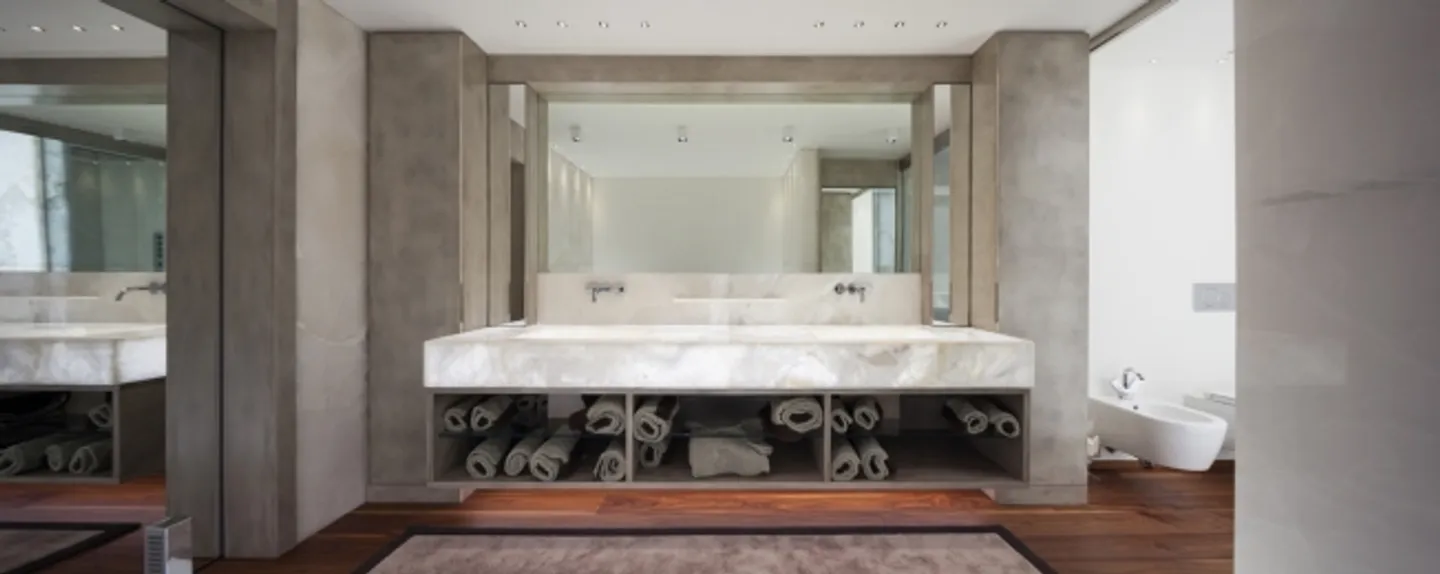 Modern Luxury Villa with Lake Lugano View, Swimming Pool and Boat Dock - Photo 18 of 20