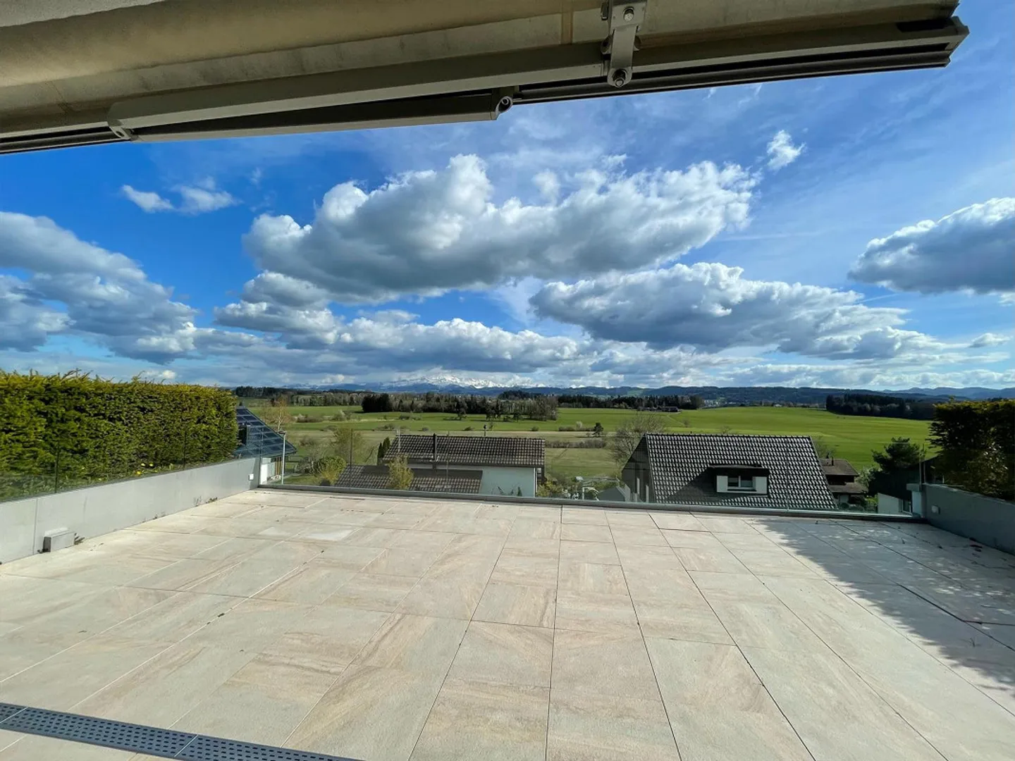 Modern apartment with large terrace and Säntis view - Photo 2 of 13