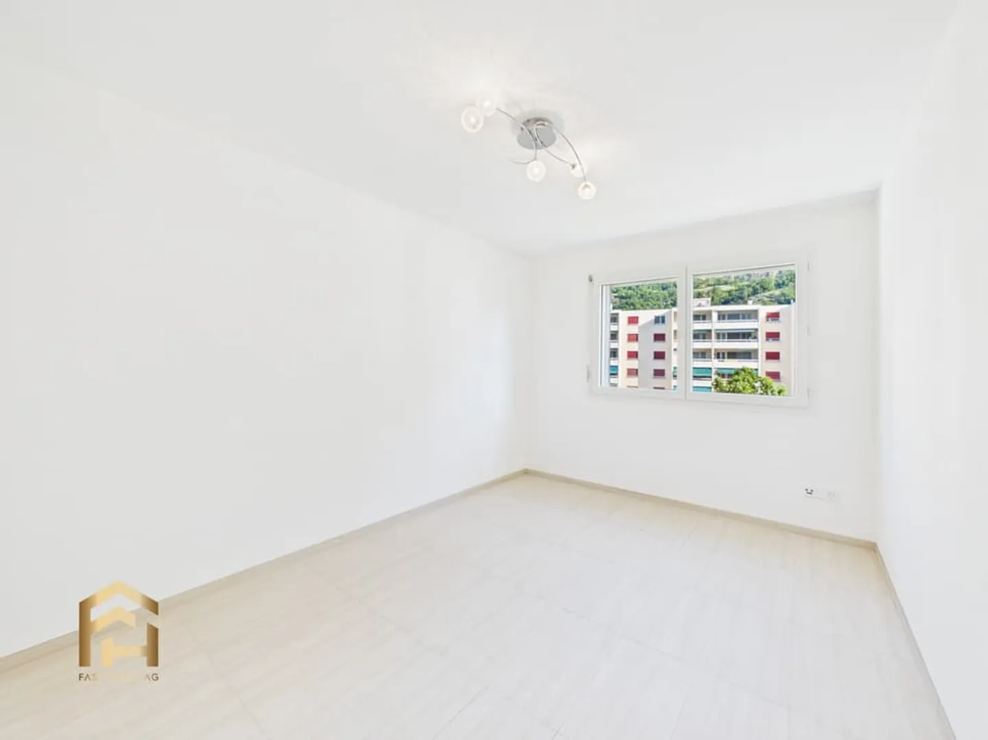 Spacious Family Apartment in Central Location in Naters - Photo 5 of 13