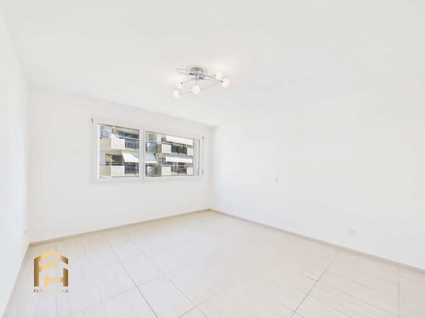 Spacious Family Apartment in Central Location in Naters - Photo 4 of 13