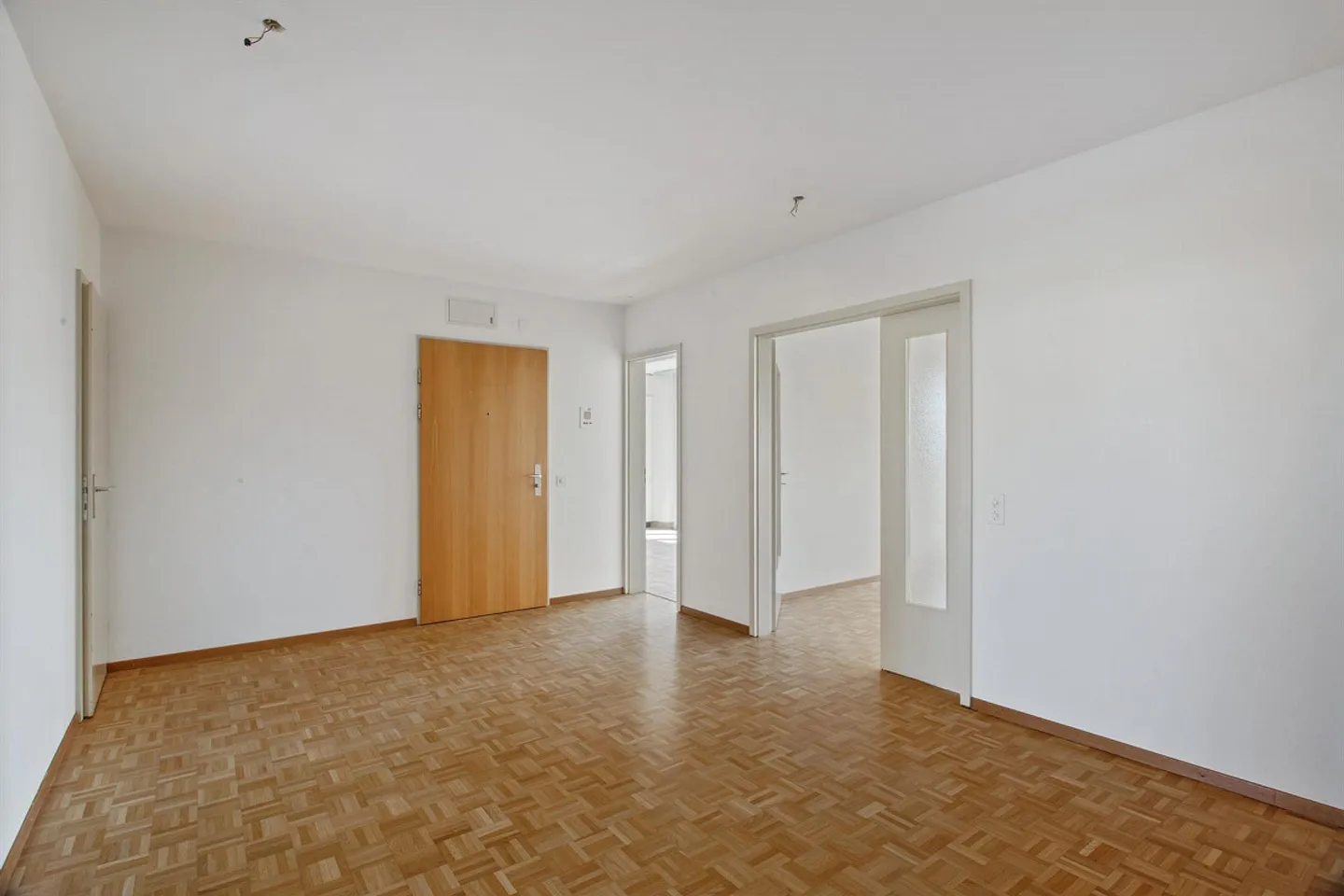 Renovated Apartment - Photo 5 of 6