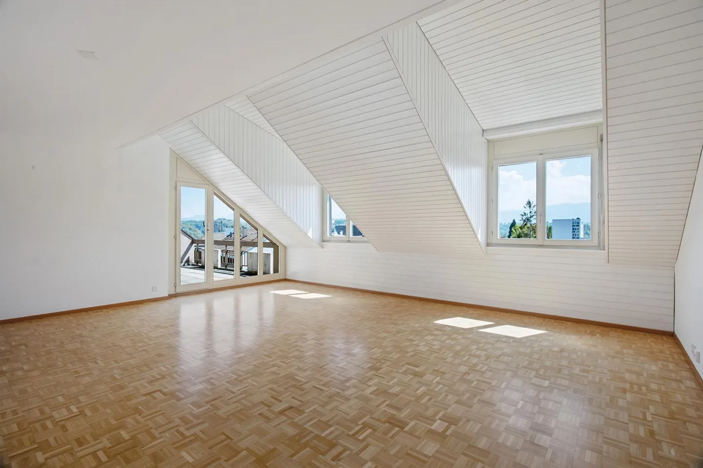 Renovated Apartment - Photo 3 of 6