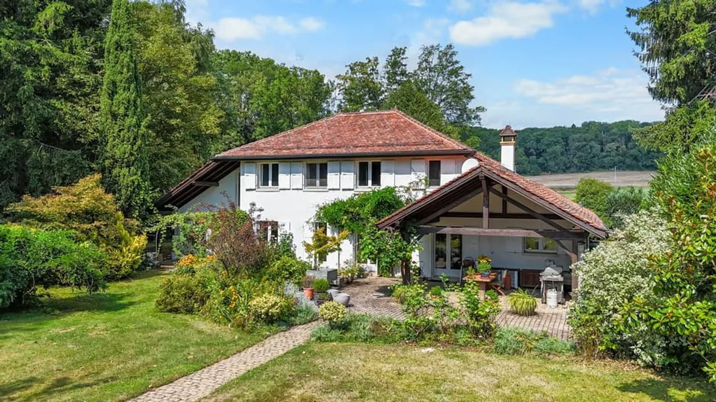 Maison de caractère au charme de château nichée au coeur d'une parcelle arborée - Photo 8 sur 13