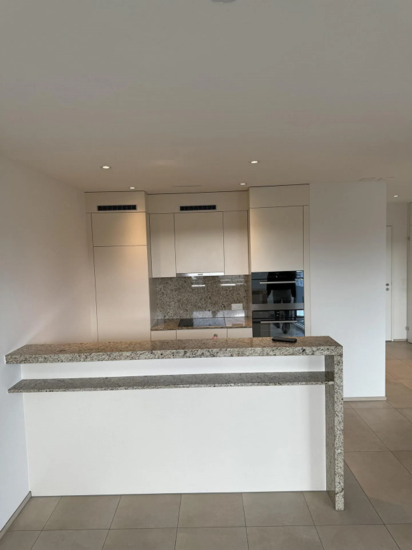 Beautiful 2.5 Room Apartment with Everything the Heart Desires - Photo 5 of 12