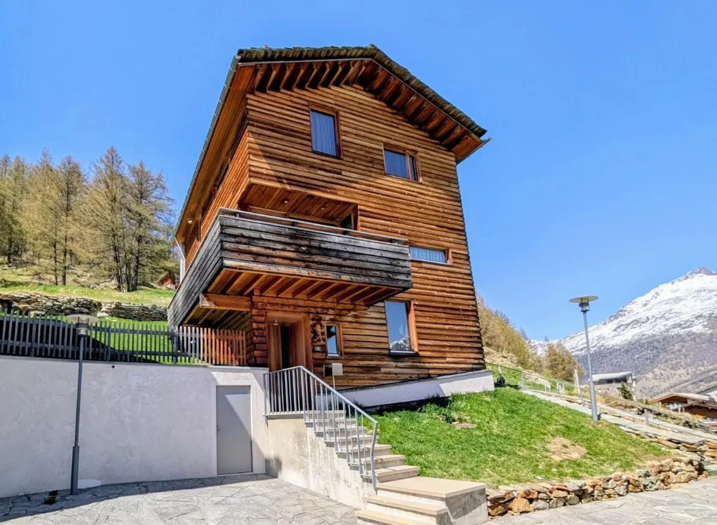 Chalet per vacanze esclusivo con vista panoramica su Saas-Fee - Foto 1 di 10