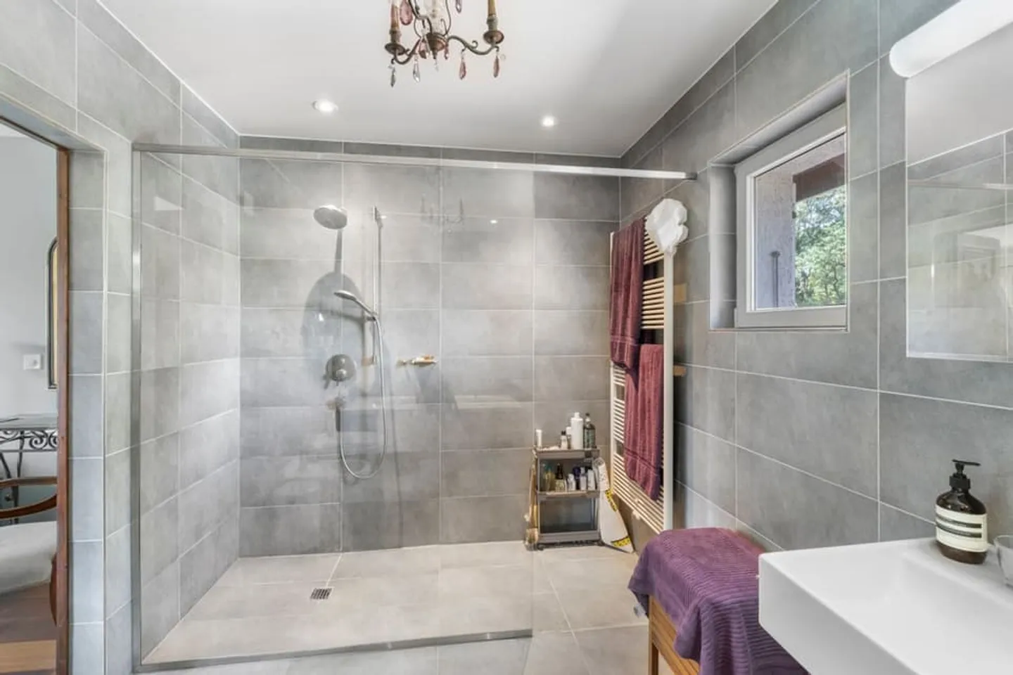 Maison de caractère au charme de château nichée au coeur d'une parcelle arborée - Photo 10 sur 13