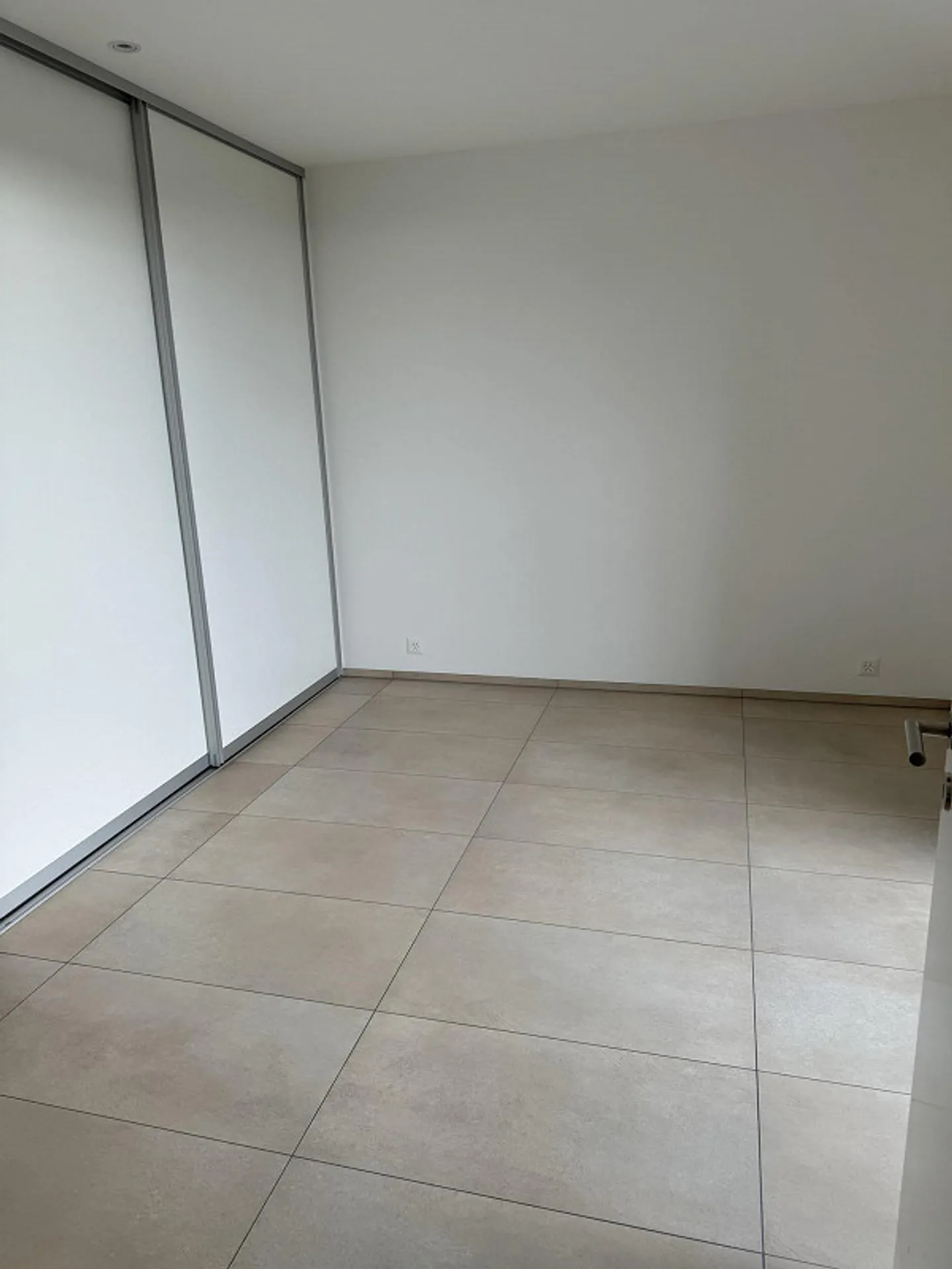 Beautiful 2.5 Room Apartment with Everything the Heart Desires - Photo 8 of 12