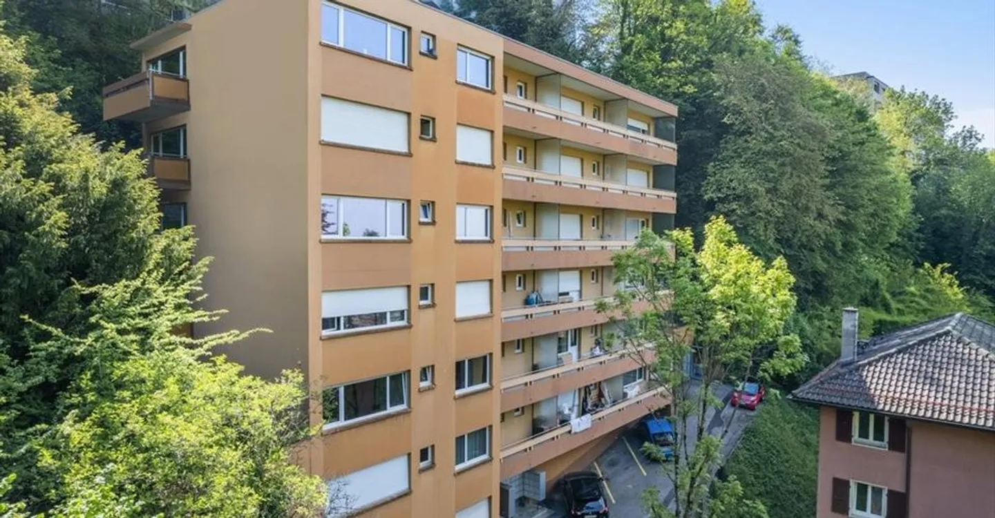 Außenparkplätze in der Nähe des CHUV - Foto 1 von 1