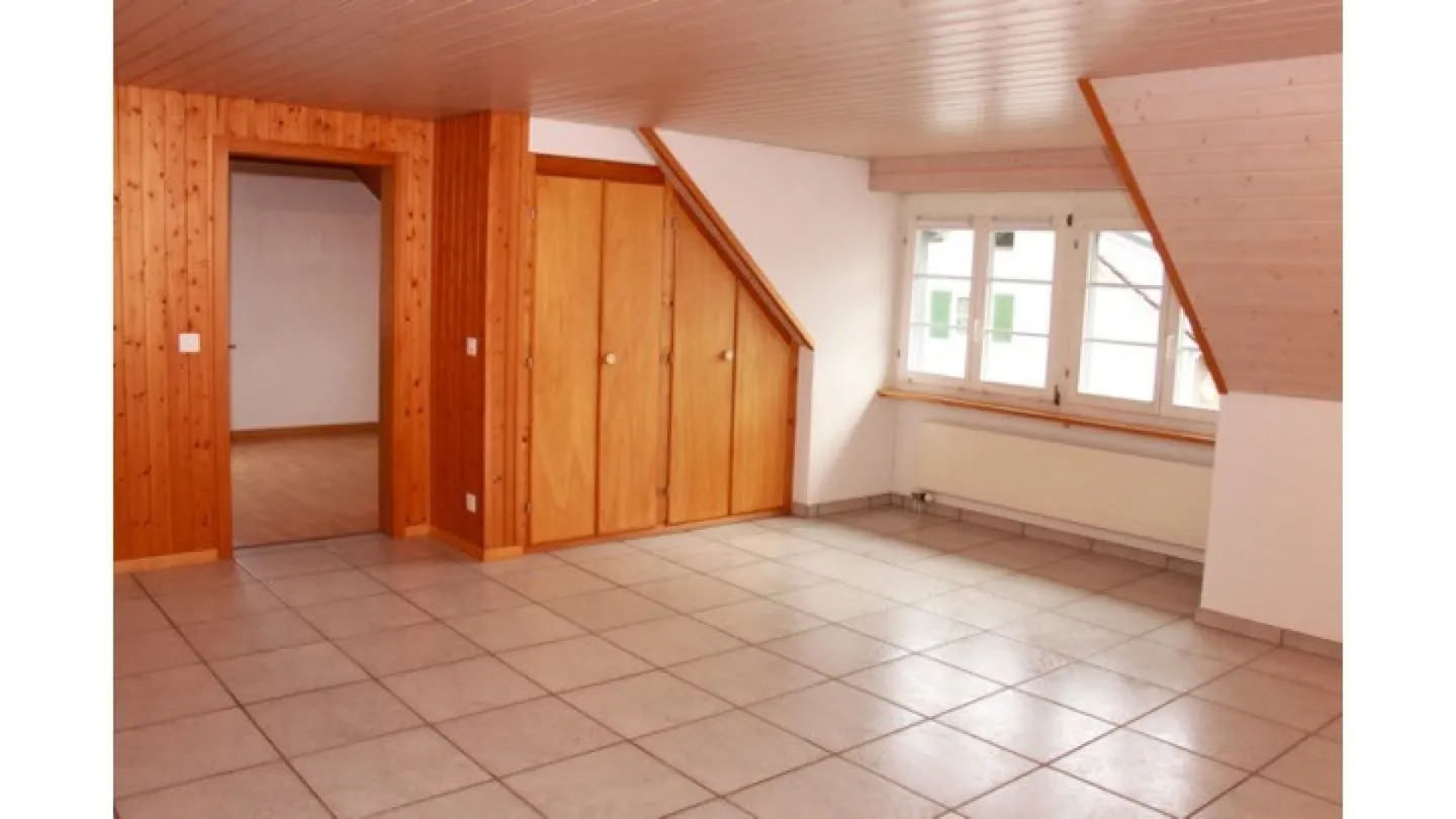 Investment opportunity: Multi-family house with development potential! - Photo 8 of 12