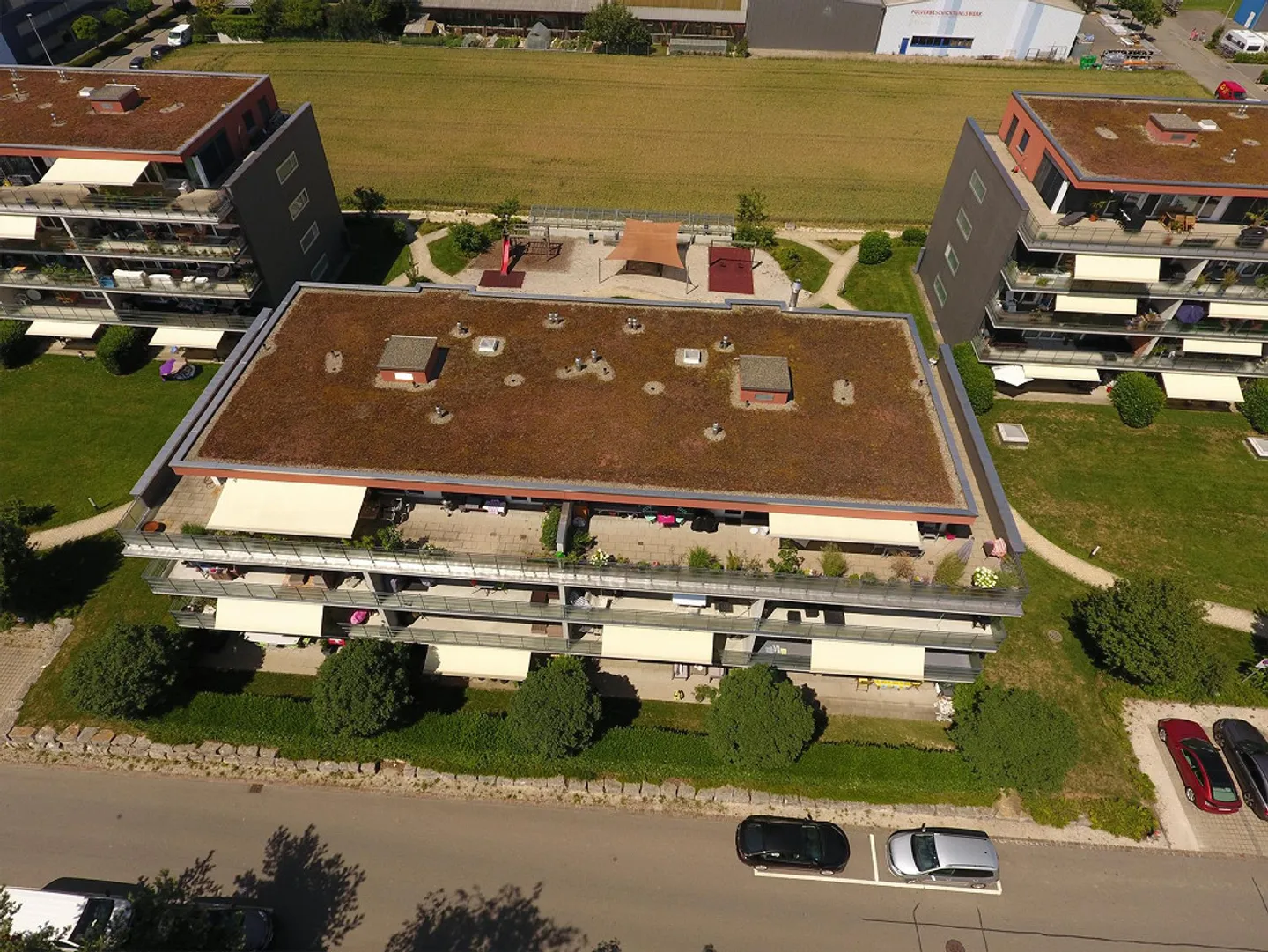 Appartamento 4.5 camere adatto ai bambini con balcone - Foto 1 di 13