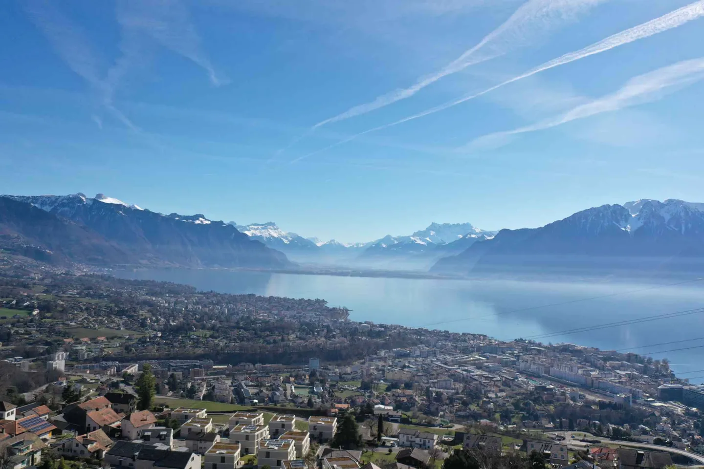 Duplex aux allures de villa avec vue imprenable sur le lac - Foto 7 von 13