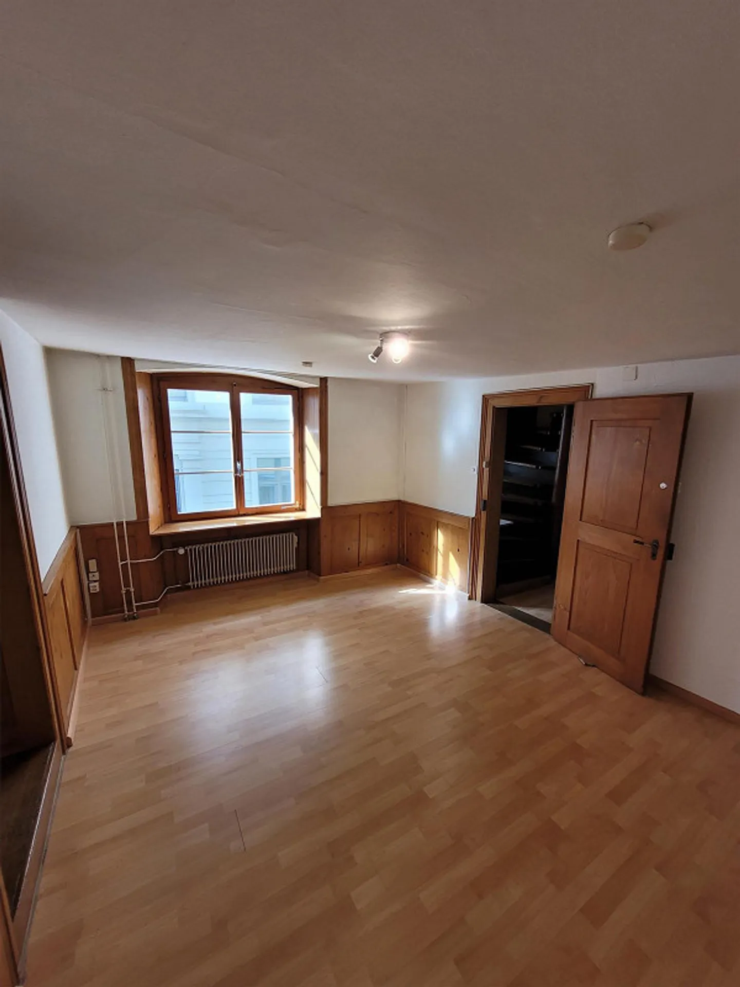 Cozy 4-room apartment in the old town of Liestal - Photo 3 of 9