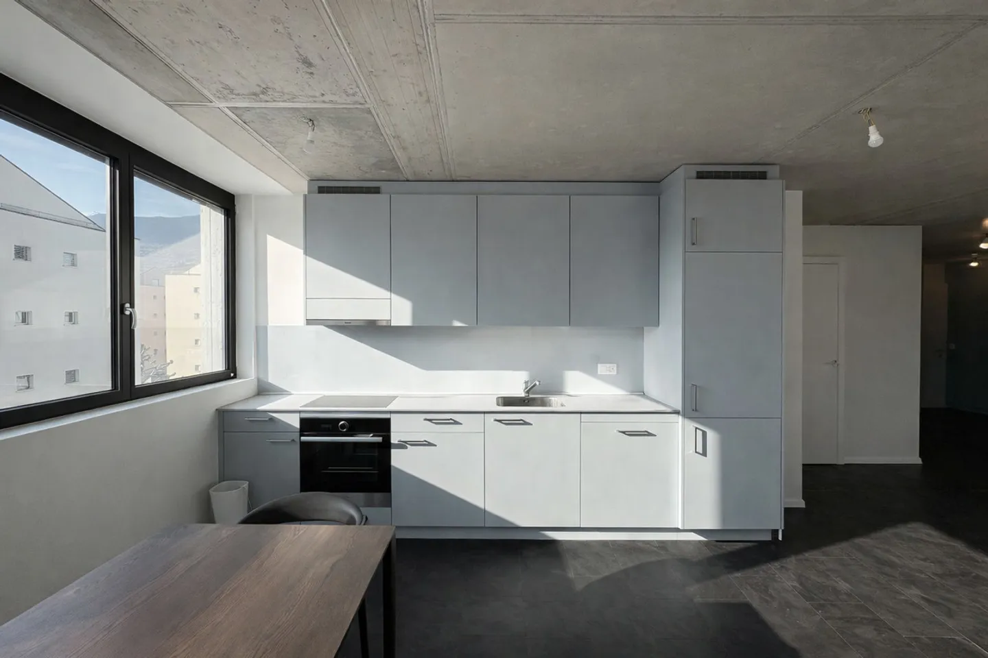 Modern möbliertes 3,5-Zimmer-Apartment im 2. Stock - Foto 3 von 12