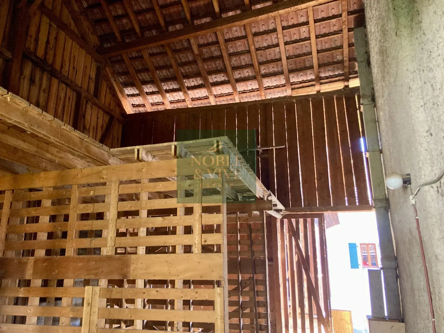 Maison contiguë avec grange - Opportunité unique - Photo 6 sur 7