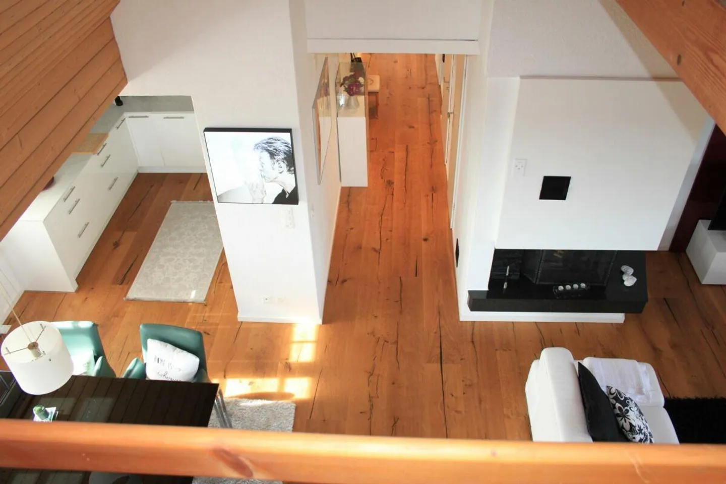 Ampio, luminoso e recentemente ristrutturato appartamento mansardato - Foto 1 di 19