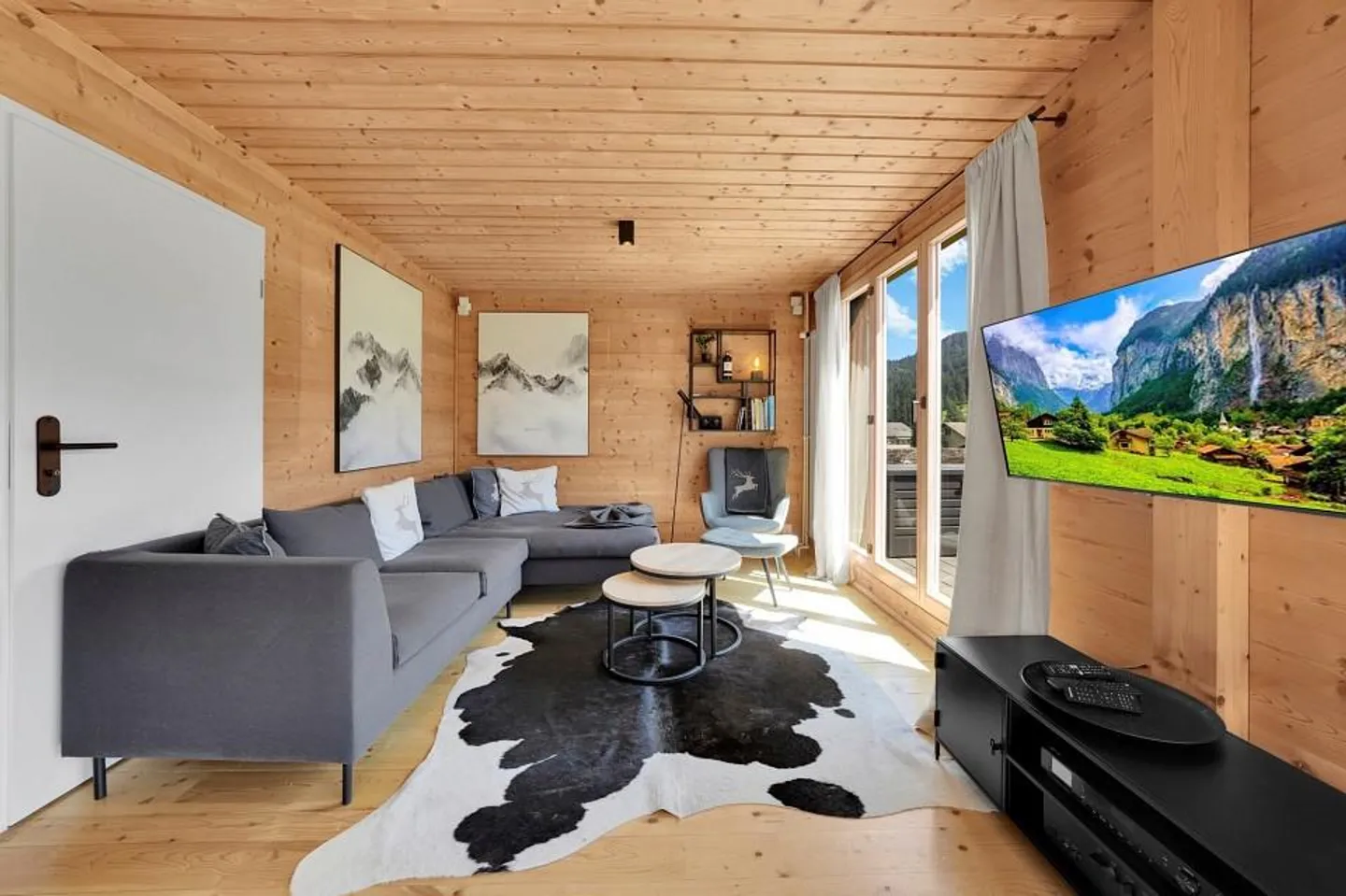 Exclusive 5.5-room chalet in unobstructed location in Wild... - Photo 2 of 13
