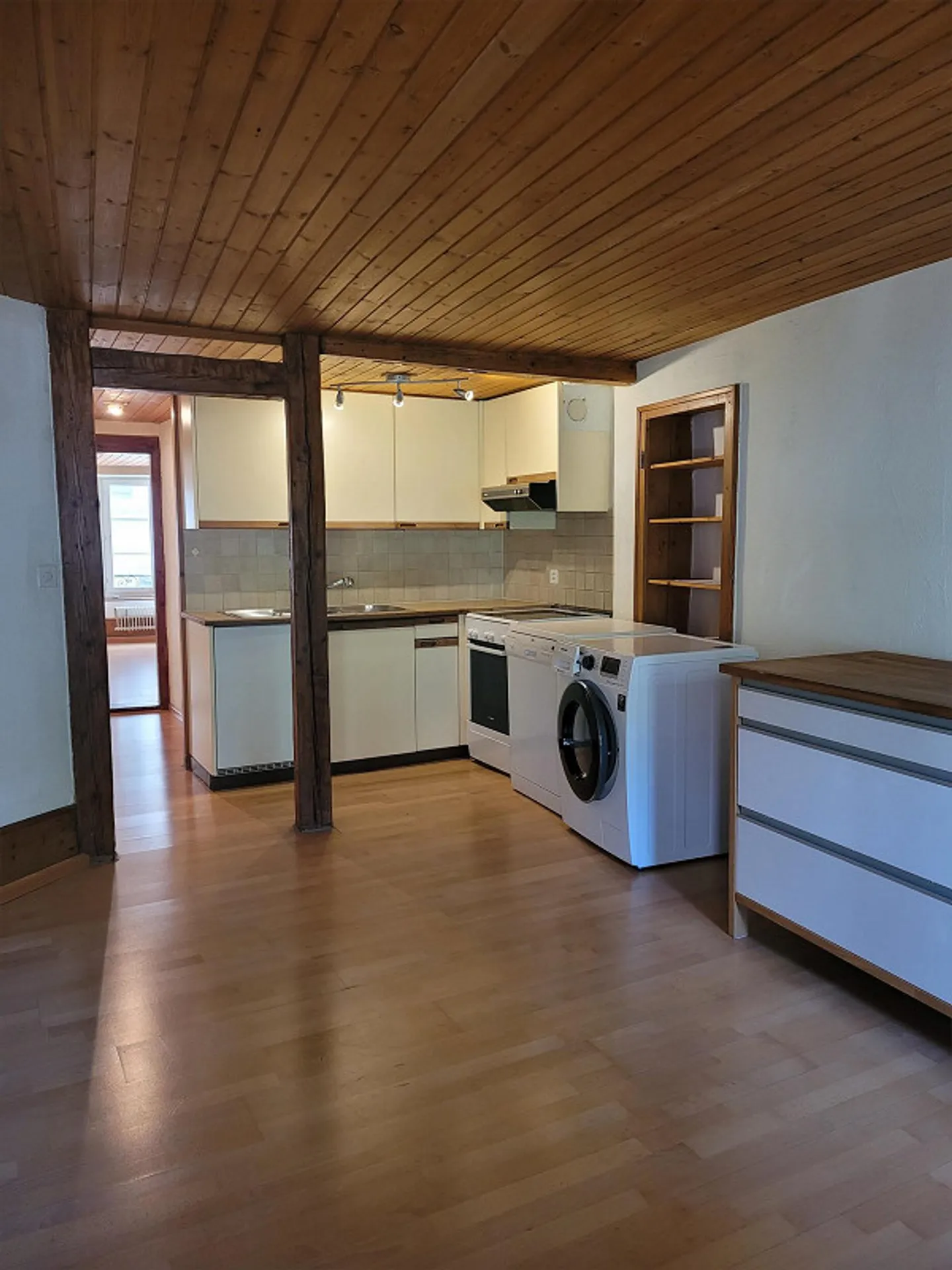 Cozy 4-room apartment in the old town of Liestal - Photo 7 of 9