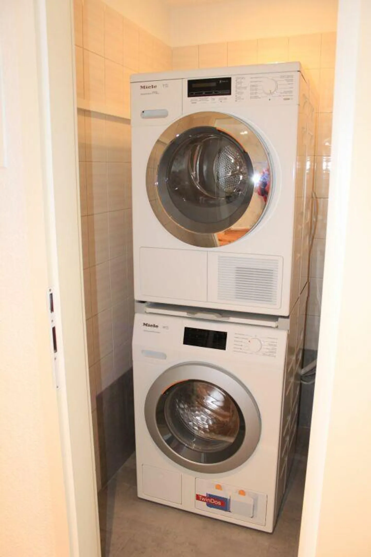 Ampio, luminoso e recentemente ristrutturato appartamento mansardato - Foto 18 di 19