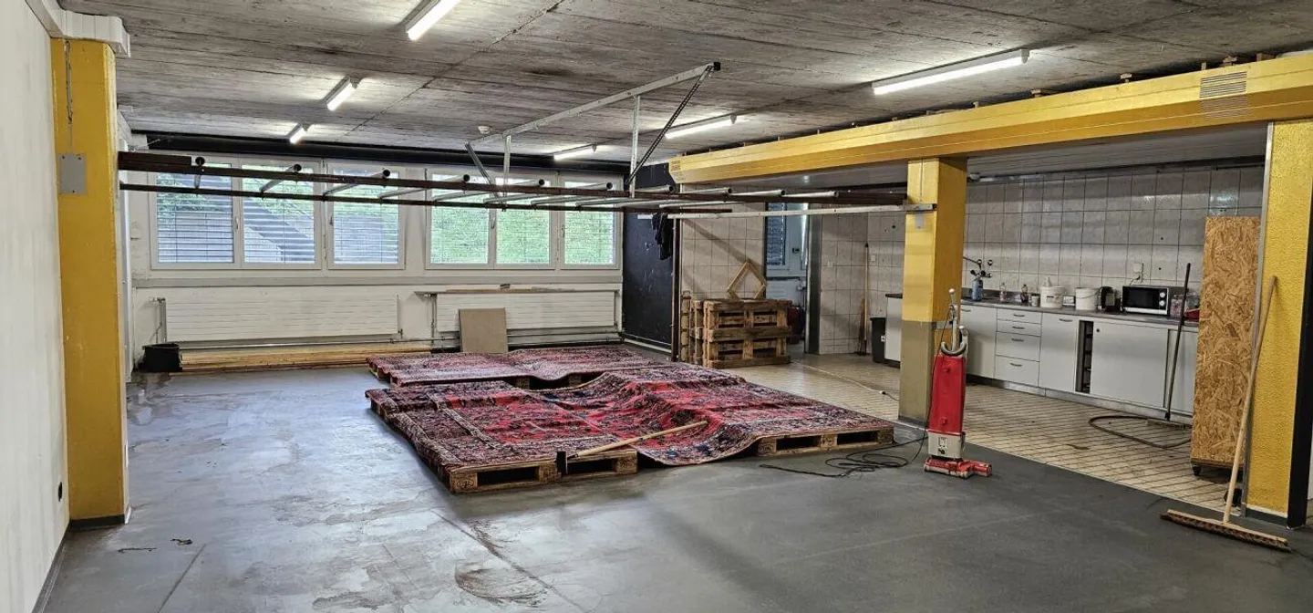 spazio di stoccaggio/produzione generoso - Foto 5 di 8