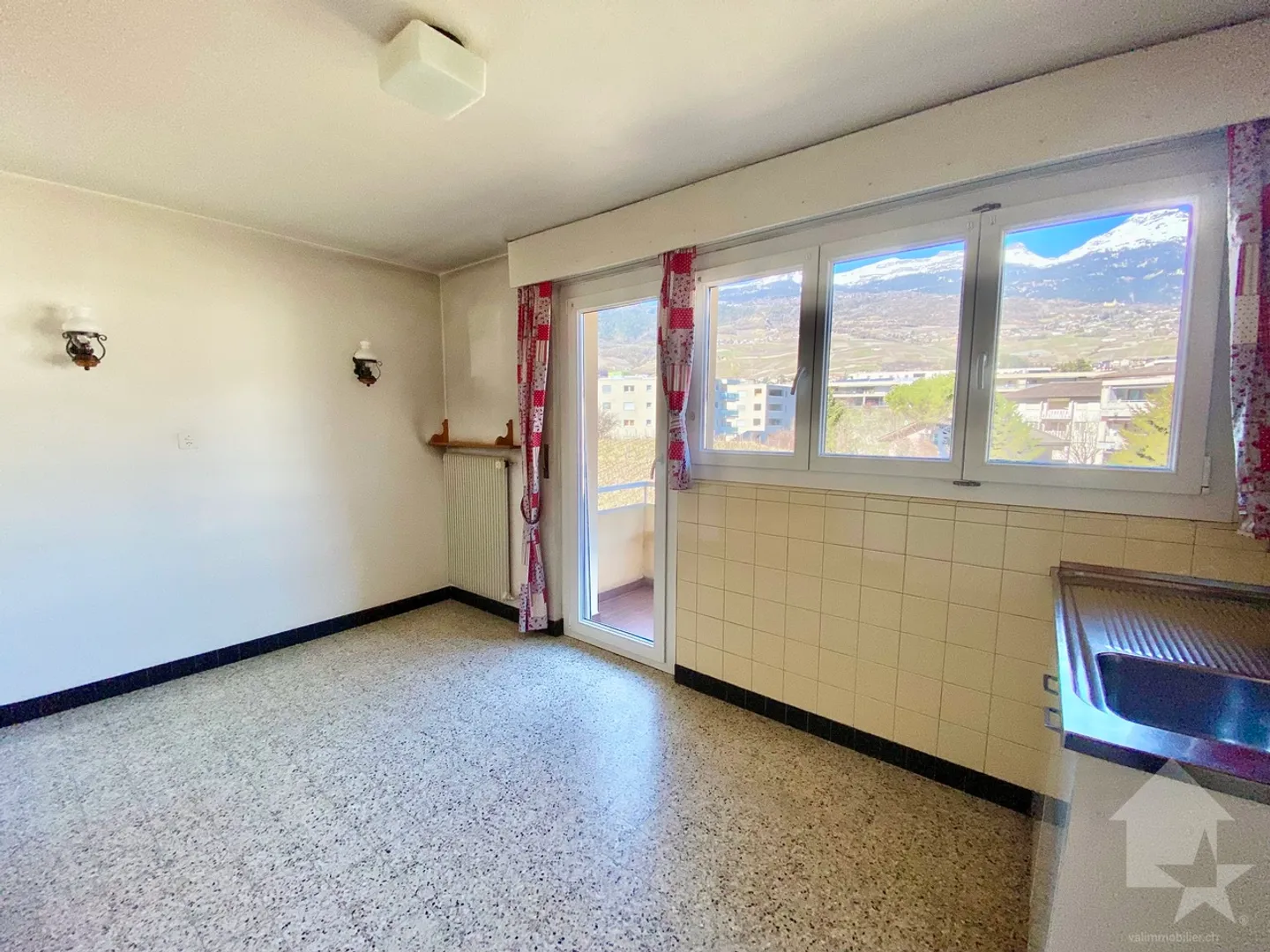 Appartement 3.5 pièces près du centre avec vue et box garage - Photo 10 sur 12