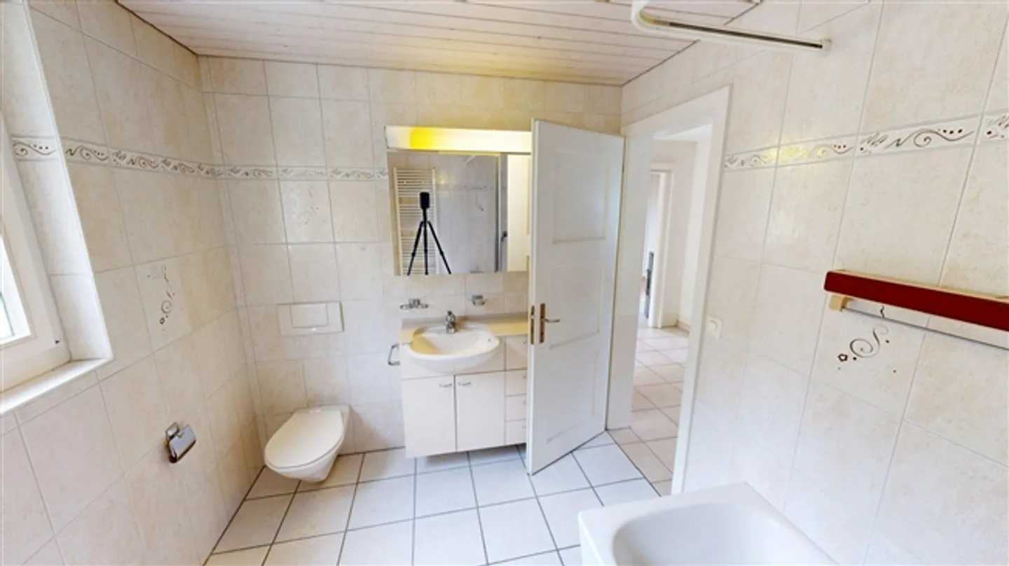 2½ Room Maisonette Apartment with Multipurpose Room (Ground Floor/Basement) in Hilterfingen - Photo 11 of 13