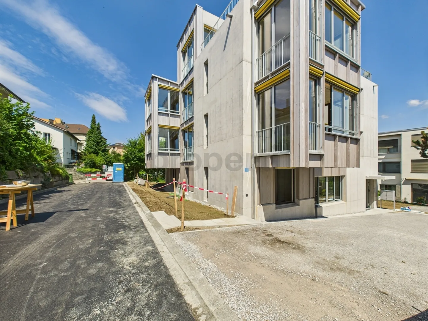 Elegante appartamento attico di 2,5 stanze con terrazza privata sul tetto a Zurigo - Foto 1 di 12
