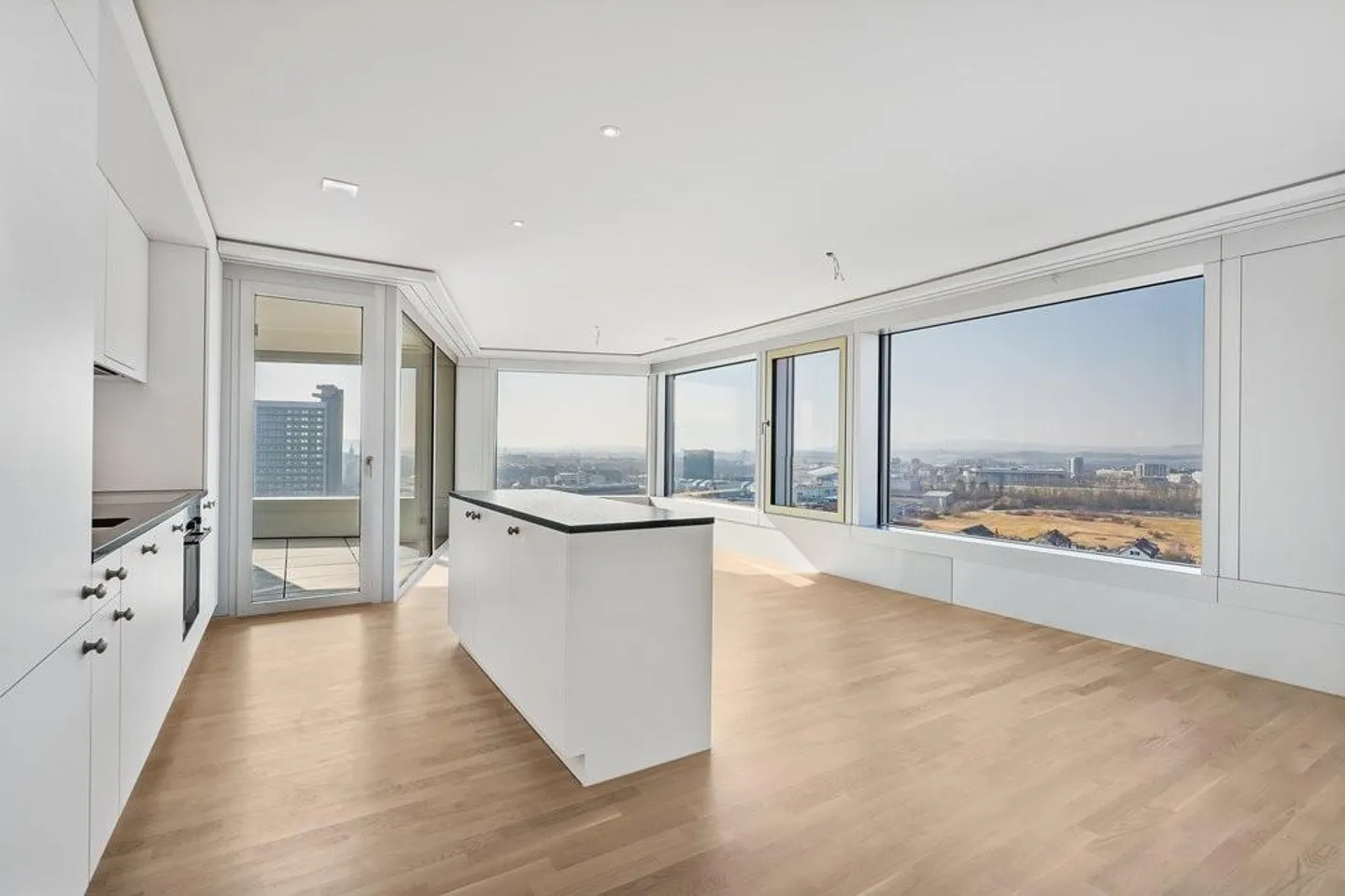 Atemberaubende Wohnung im BäreTower - Foto 4 von 10