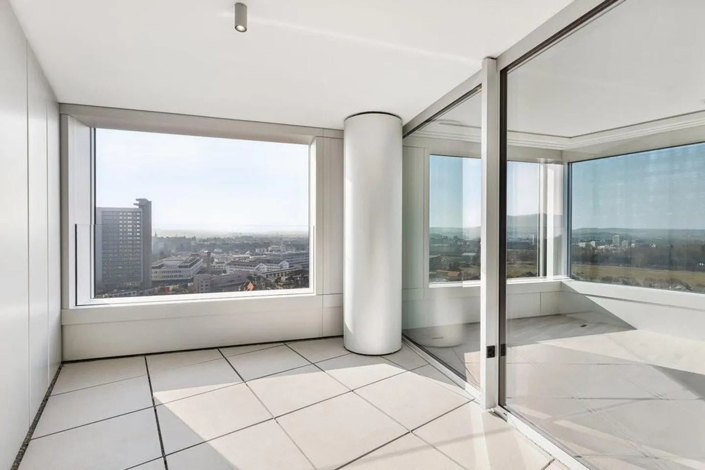 Atemberaubende Wohnung im BäreTower - Foto 9 von 10