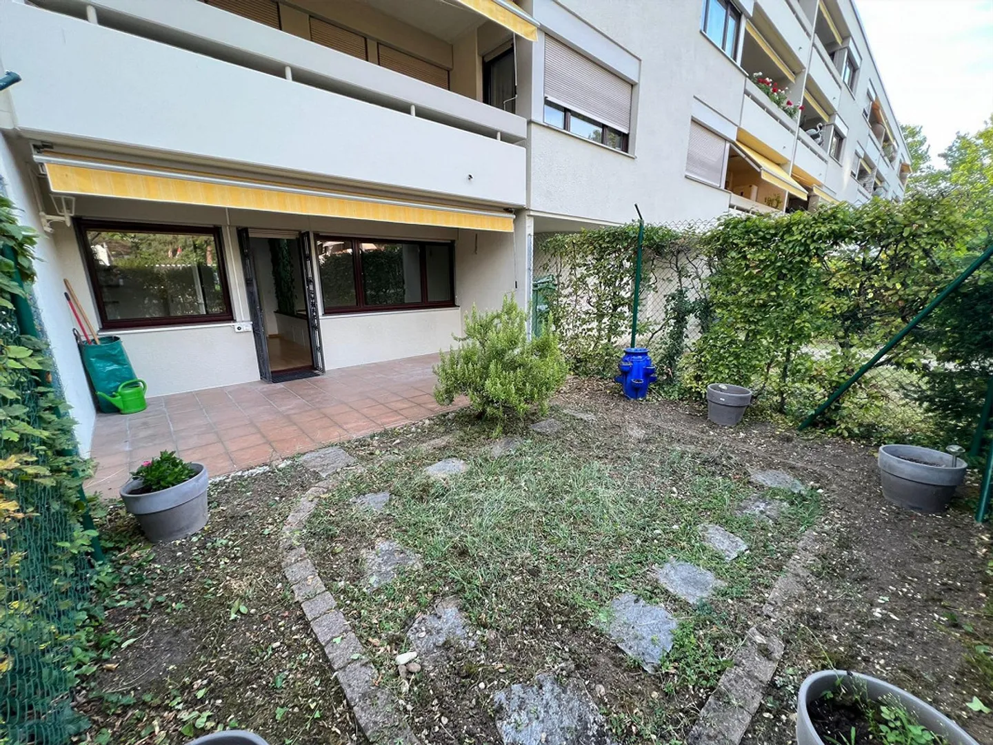 1.5-room apartment with patio & garden, plus parking garage - Photo 3 of 17