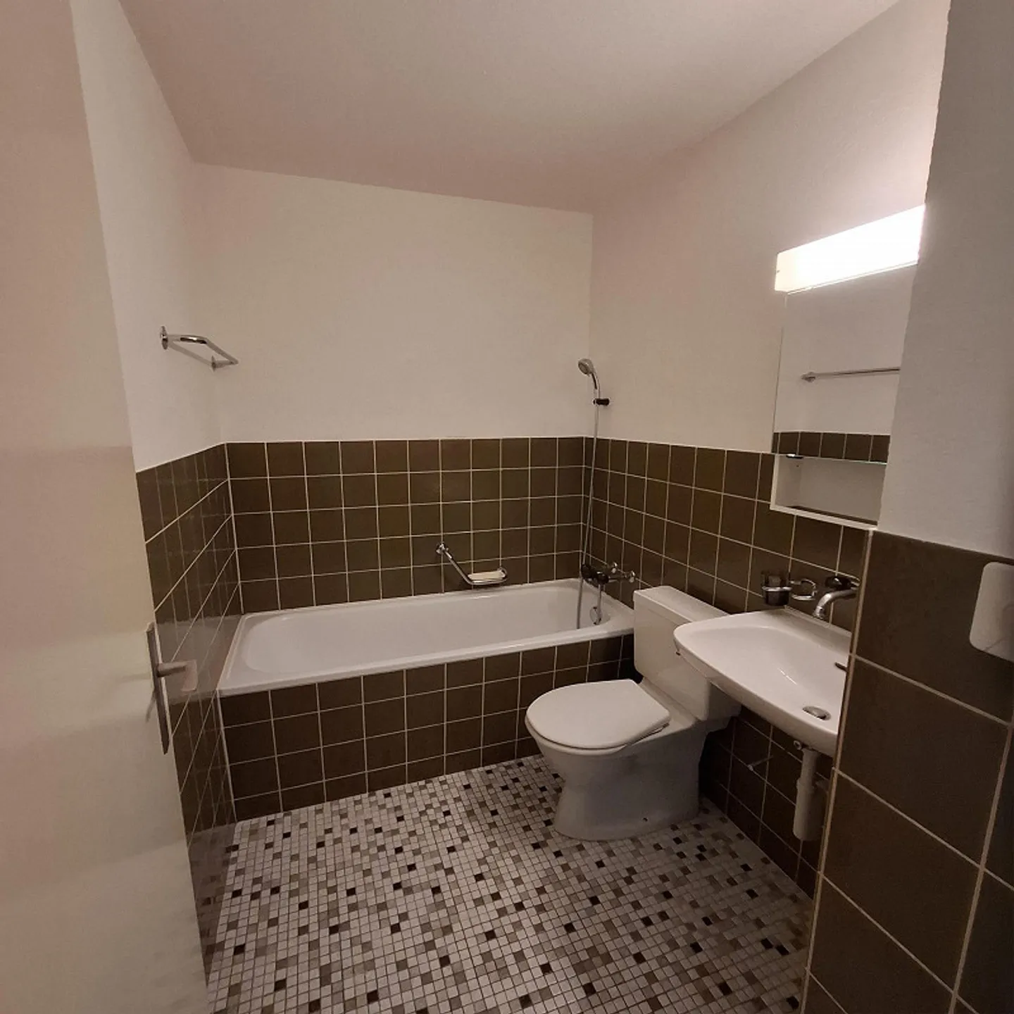 COPIA - Appartamento semplice con 2 stanze - Foto 3 di 5