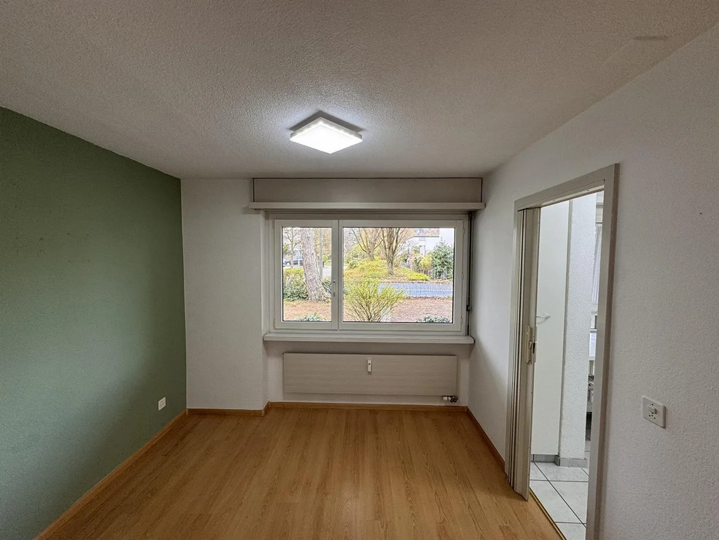 1.5-room apartment with patio & garden, plus parking garage - Photo 8 of 17