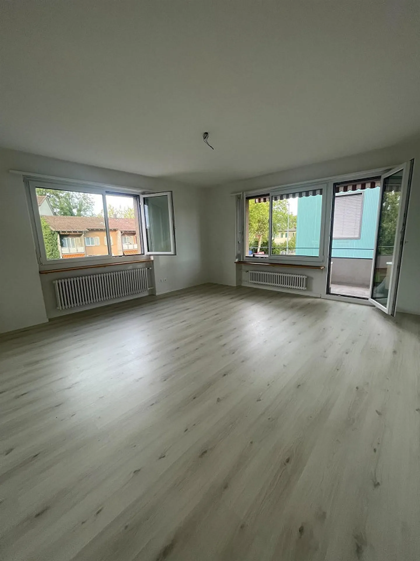 Charmante Wohnung in Dübendorf - Foto 2 von 3