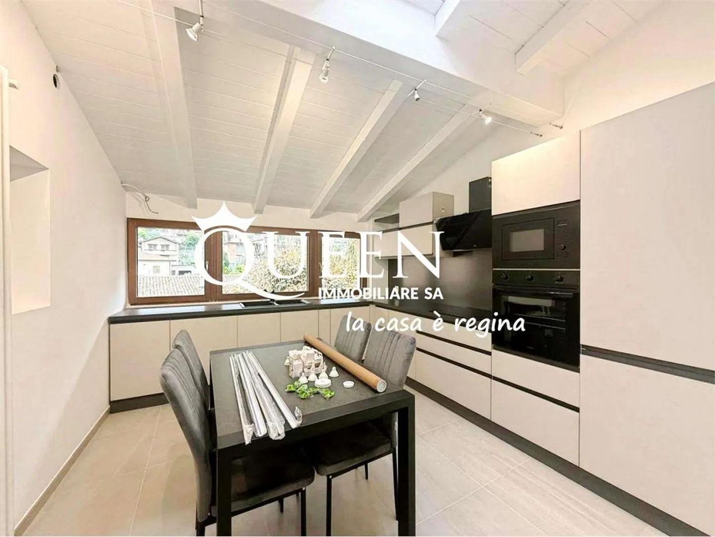 Riva San Vitale : maison caractéristique de noyau 4,5 pièces, 180 m². - Photo 6 sur 13