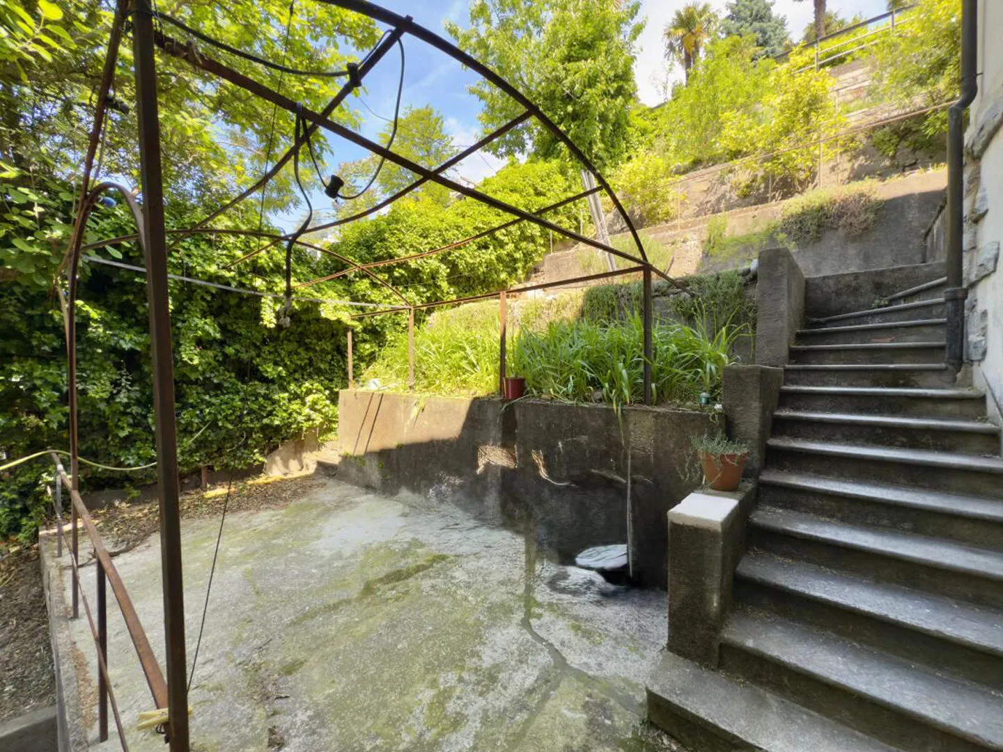Casa bifamiliare con 3 appartamenti con vista mozzafiato e giardino | Zweifamilienhaus mit 3 Wohnungen  mit atemberaubender Aussicht und Garten - Foto 6 di 7