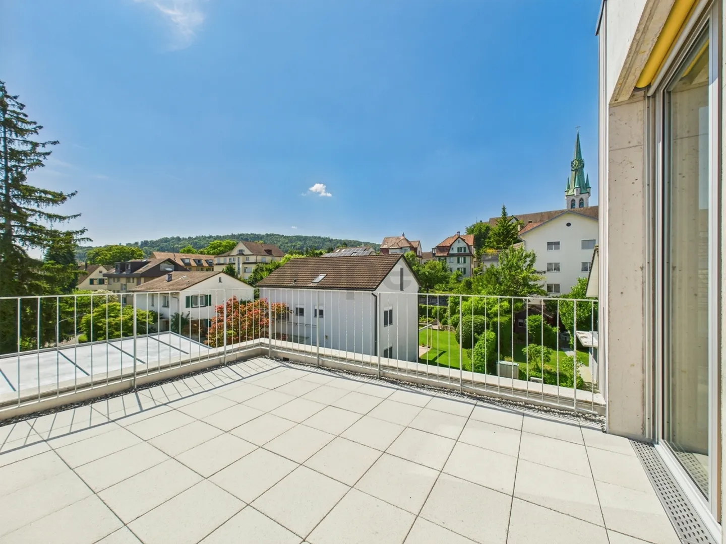 Elegante appartamento attico di 2,5 stanze con terrazza privata sul tetto a Zurigo - Foto 10 di 12
