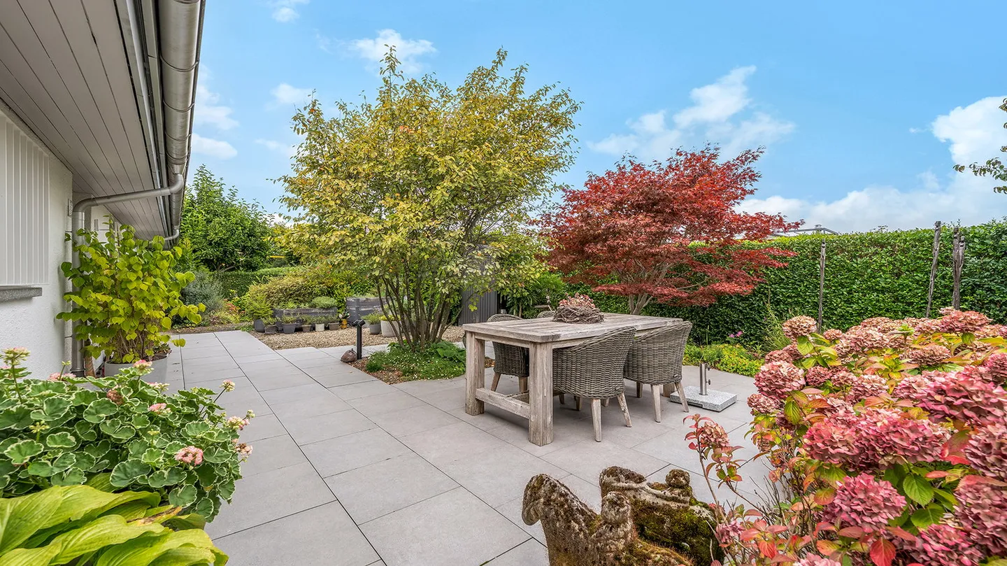 Casa luminosa con giardino soleggiato serale - Foto 2 di 4