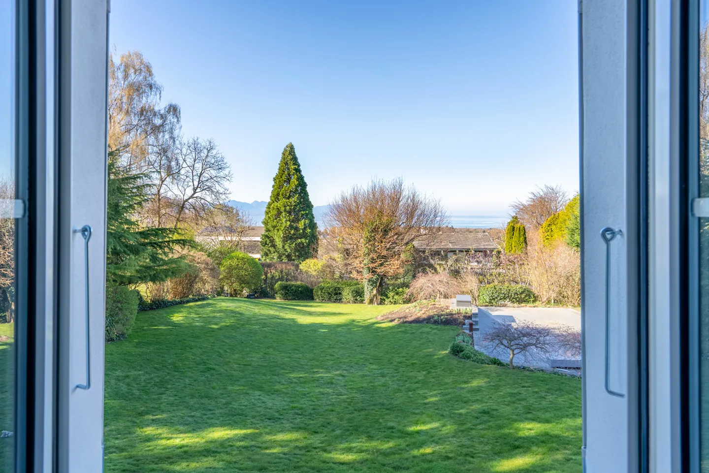 Elegante Villa mit Seeblick - Foto 15 von 27