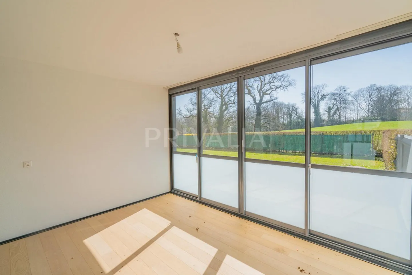 Bel appartement de 6.5 pièces en rez-de-jardin au sein d'une réside... - Photo 4 of 10