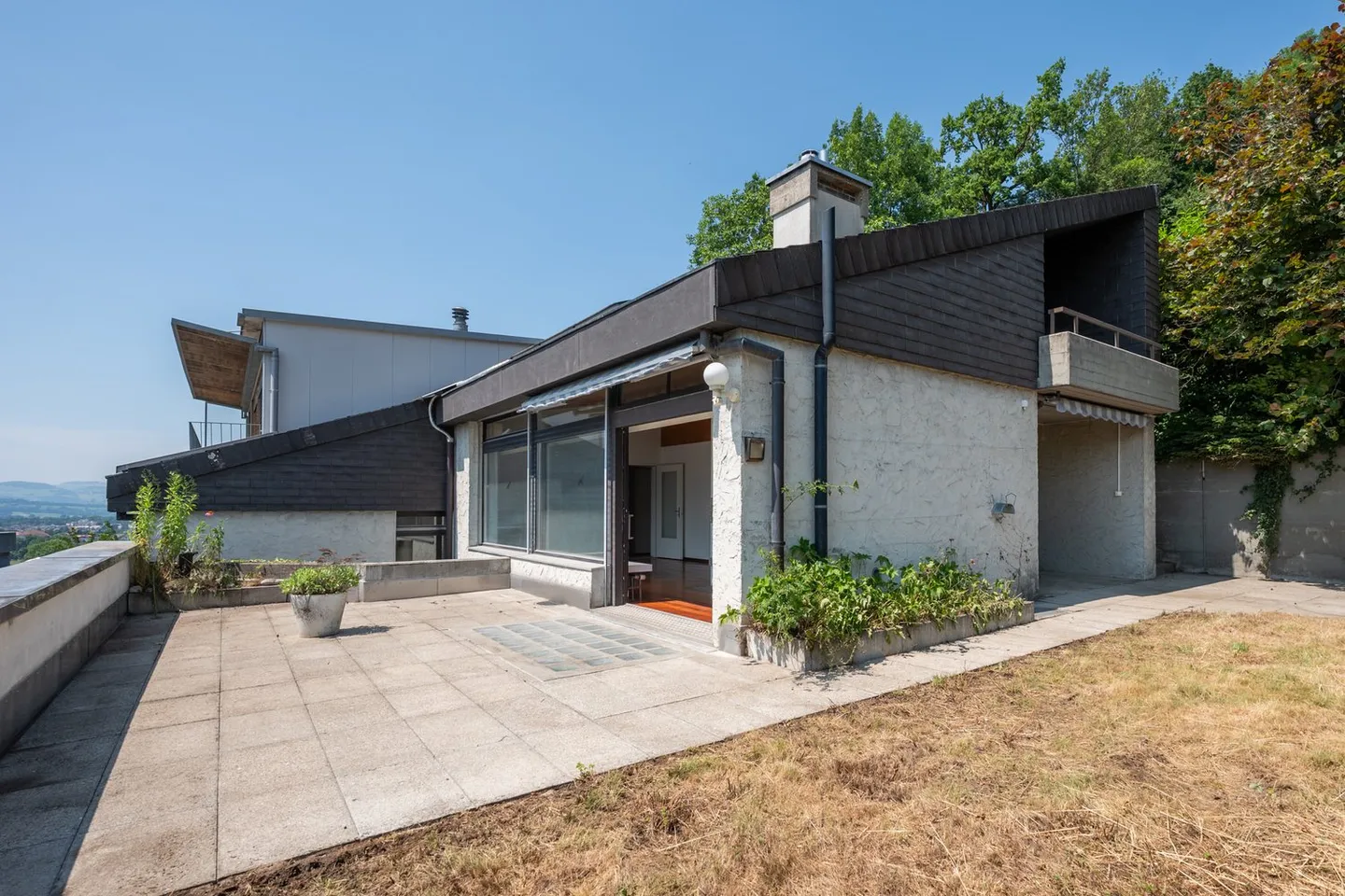 Maison individuelle avec grand appartement au Brändlisberg - Photo 2 sur 38