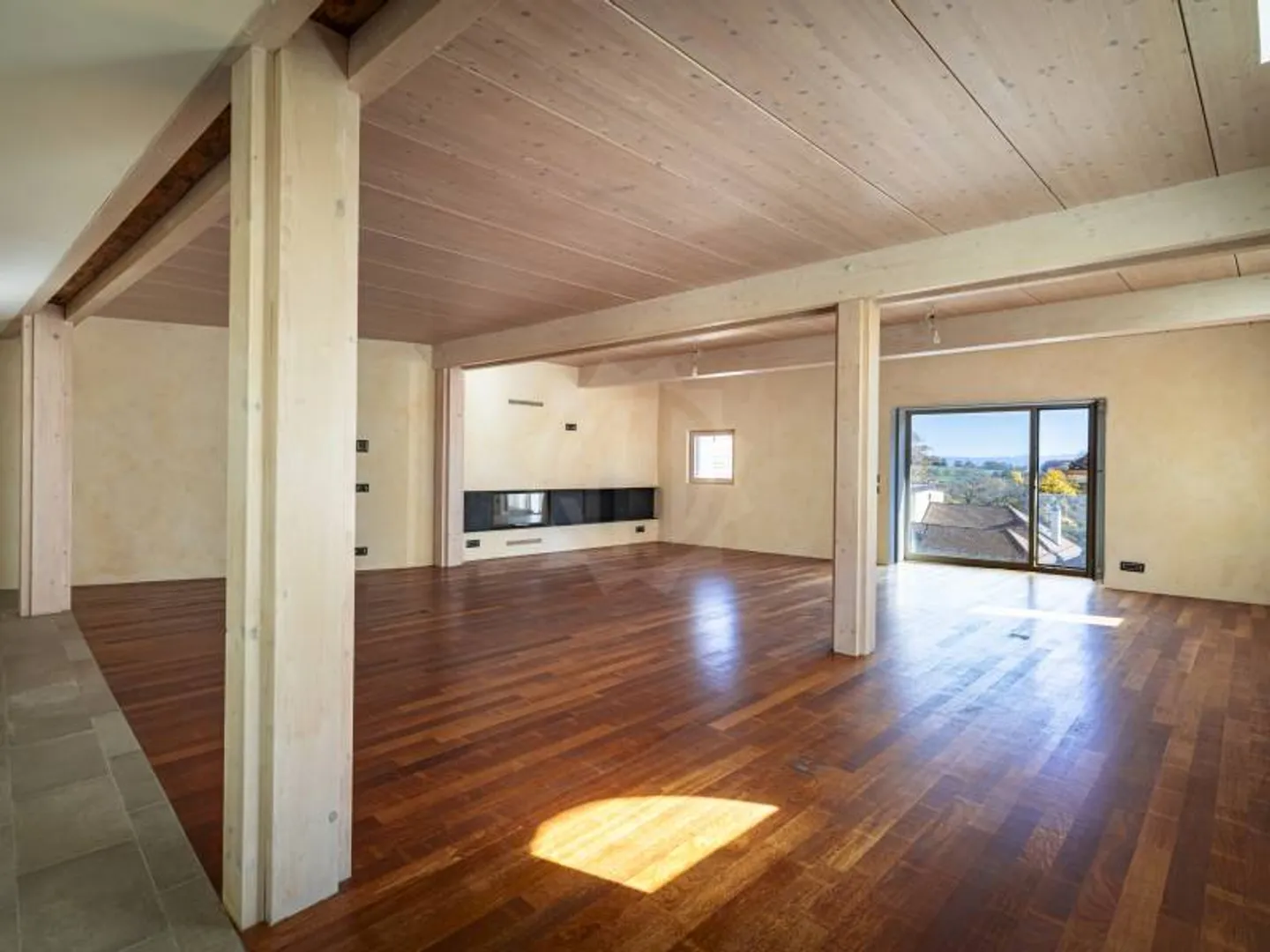 8.5-room house - Photo 2 of 8