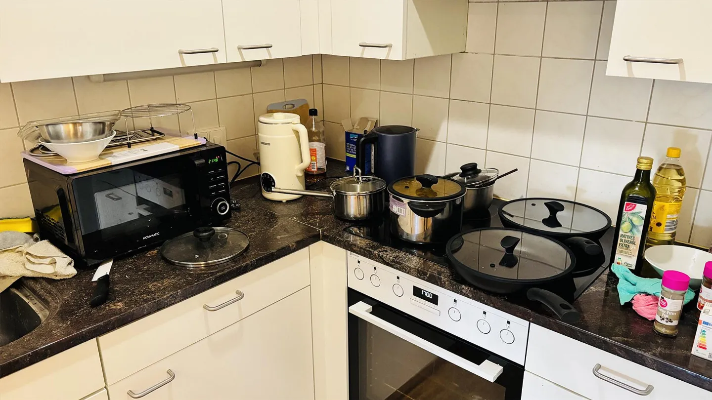 Furnished Rooms Near University - Photo 7 of 9