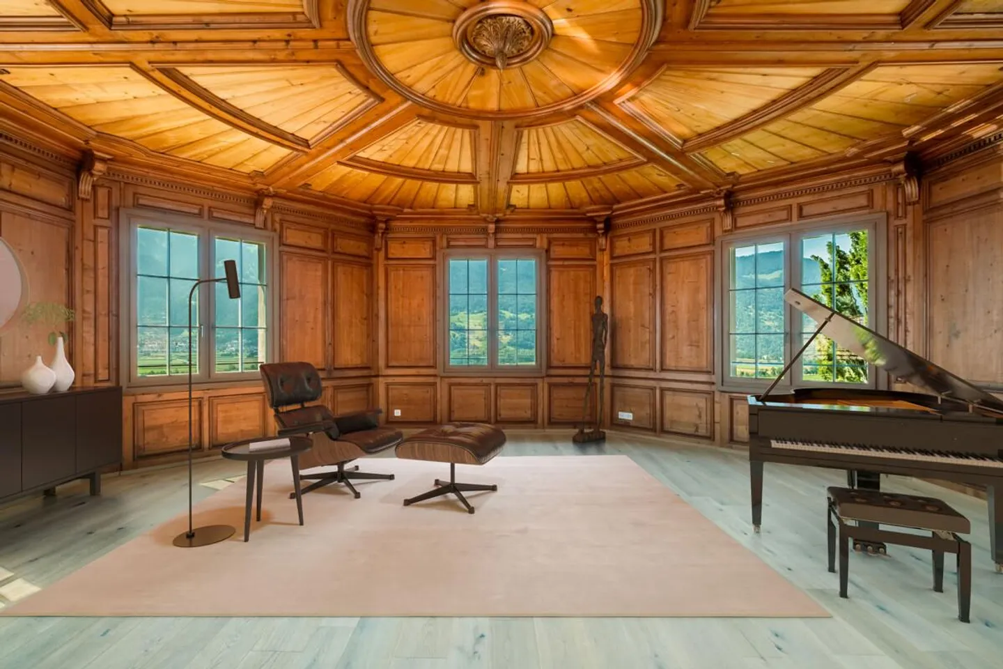 Zizers: Stylish Tower Apartment with Views of the Grisons Mountains - Photo 2 of 6