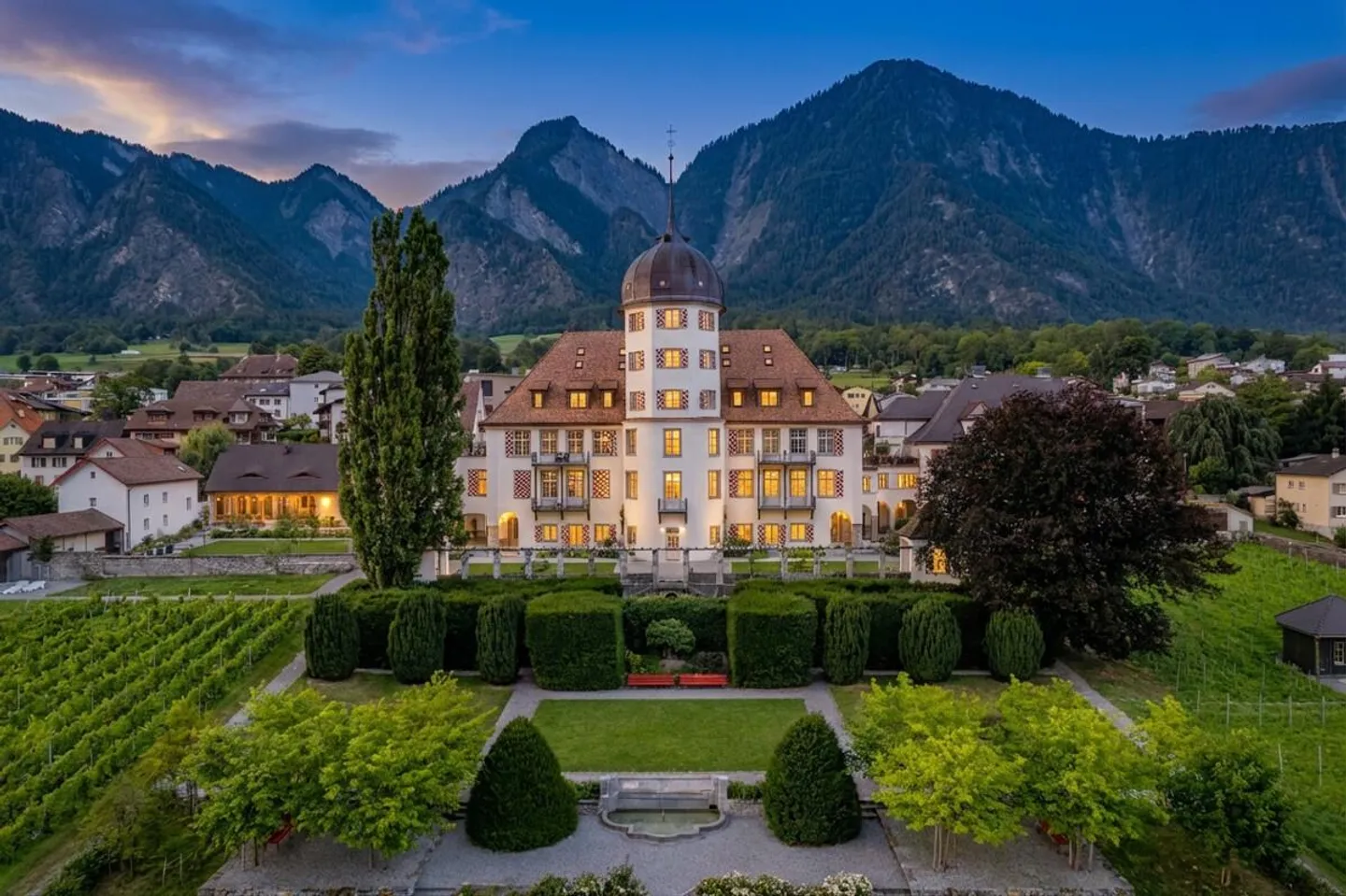 Zizers: Stylish Tower Apartment with Views of the Grisons Mountains - Photo 5 of 6